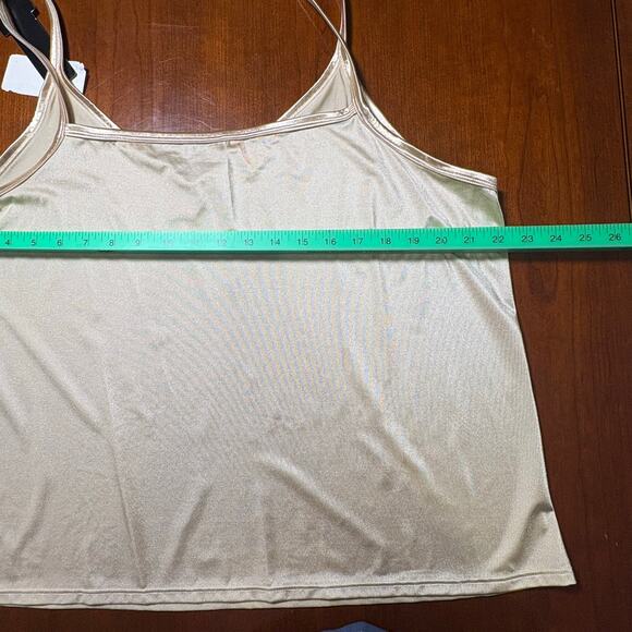 Vanity Fair NWT Reversible Neckline Tank Size 1X - Picture 4 of 5